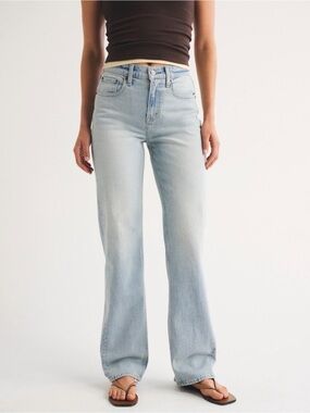 Abercrombie & Fitch Light Wash High-Rise 90s Relaxed Jeans